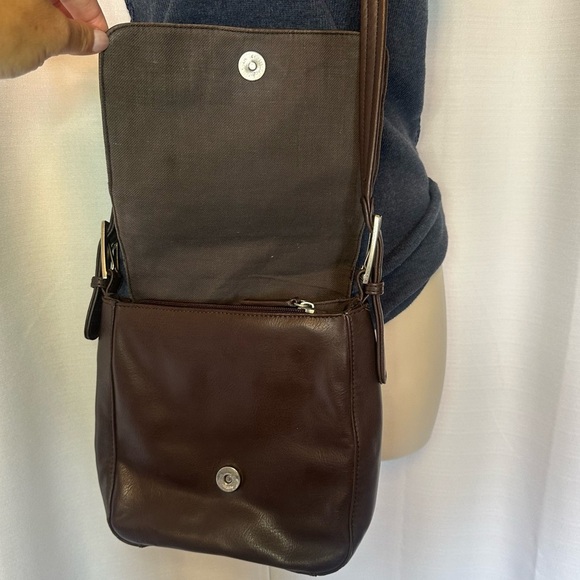 Relic Cross Body Bag Soft Faux Leather Purse Dark Brown Multiple Compartments - Picture 3 of 14